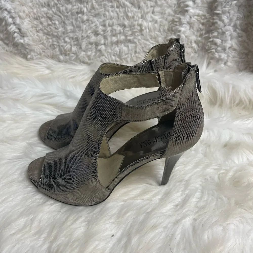 Michael Michael Kors leather Reptile print gold ankle sandals  back zipper SZ10M